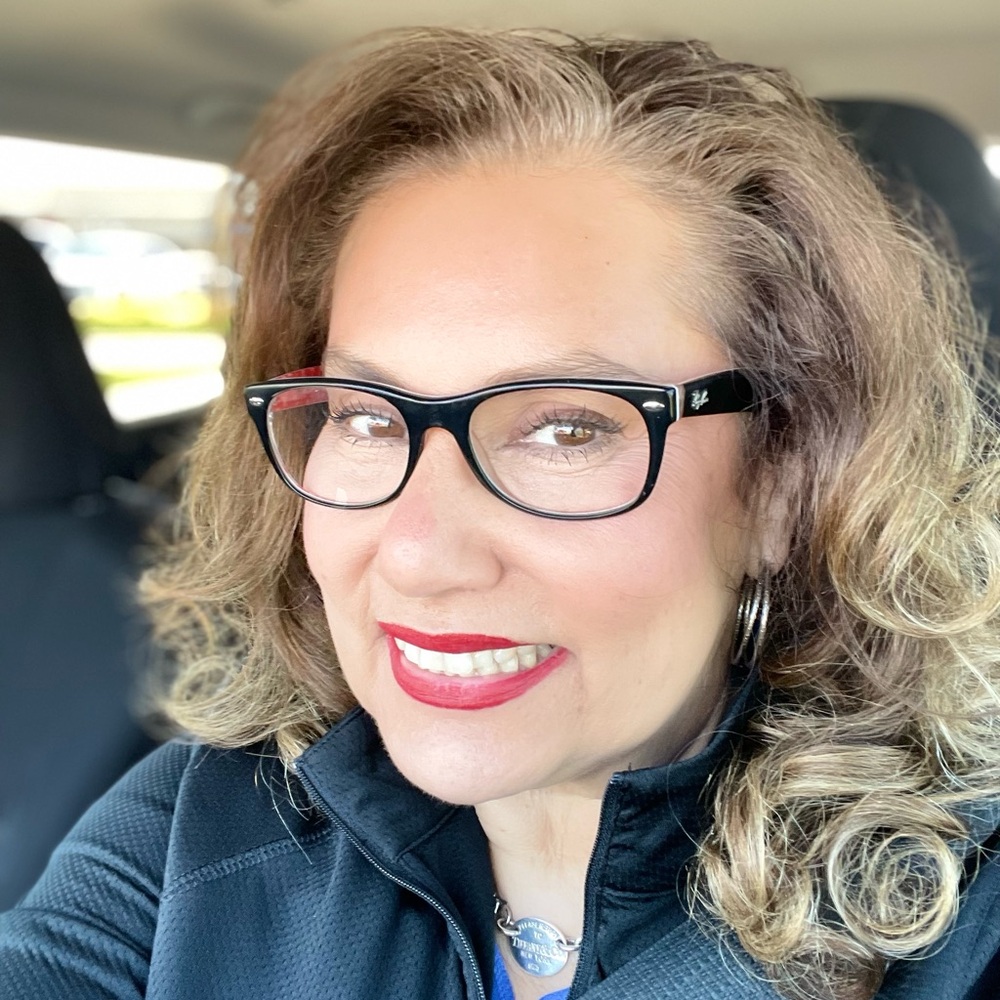 Meet your Posher, Marisa